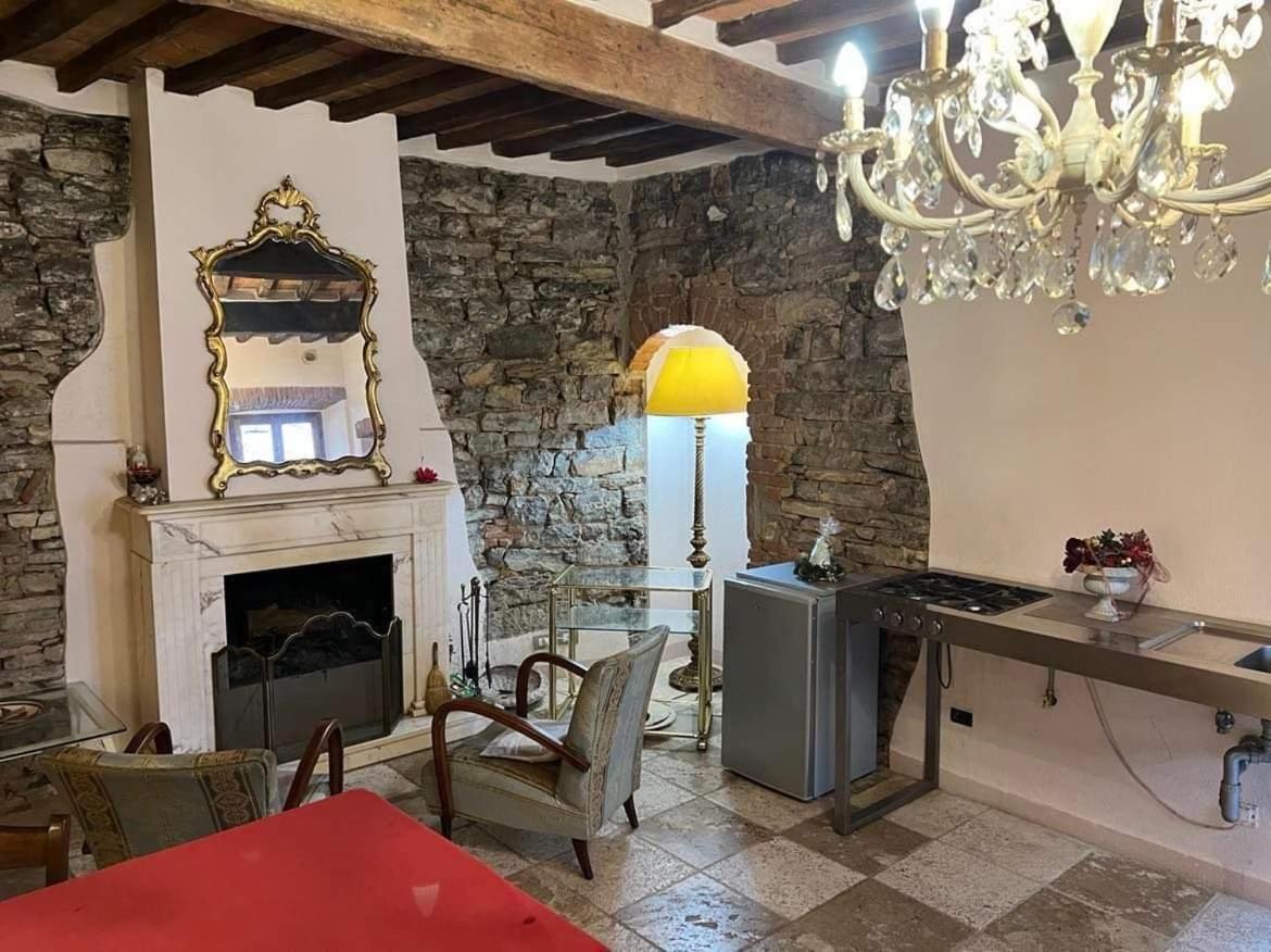 La Piazzetta Toscana B&B Campiglia Marittima Bagian luar foto